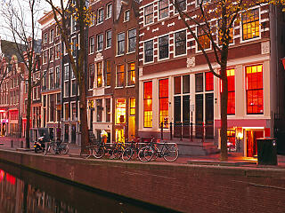 Bántalmazzák az idegenvezetőket - Amszterdam bekeményít