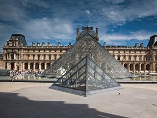 Hétfőn újra nyit a Louvre