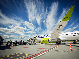 Több mint félmillió utas repült már az airBaltic Bombardier CS300-asaival
