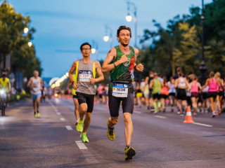 Jön Budapest egyetlen éjszakai félmaratonja