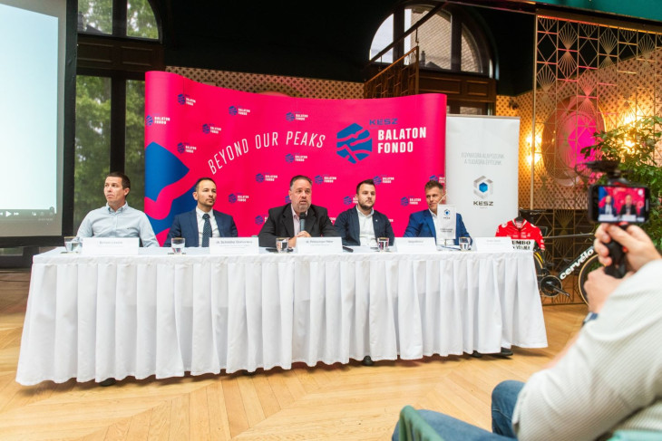 A KÉSZ Csoport több, mint 40 éves múlttal, valamint Magyarország egyik legszélesebb portfóliójával, rendelkező építőipari fókuszú vállalatcsoportja