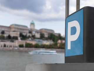 Budapest búcsút int a parkolóautomatáknak