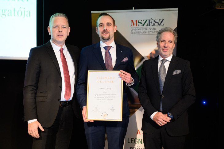 Lőrincz Dániel, az Ensana Grand&Thermal Hotel Margitsziget Étteremigazgatója kapta az Év Fiatal Szállodása 2023 díjat / Forrás: MSZÉSZ