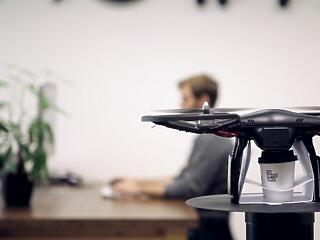 Ijesztően okos kávékihordó drónok