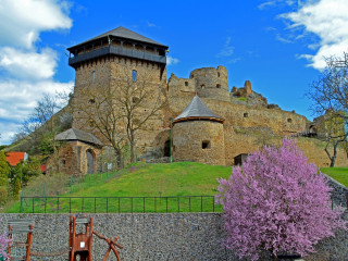 Indul a turistaszezon a füleki várban