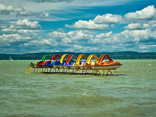 Hatósági áras strandbelépők jöhetnek a Balatonnál?
