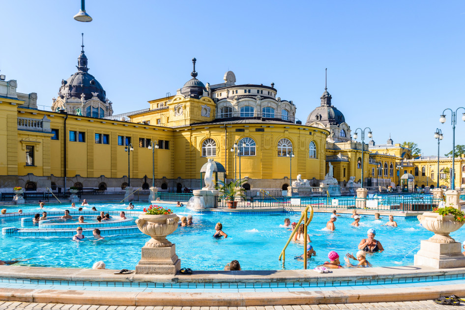 Nagy turistamágnes télen-nyáron - a Széchenyi-fürdő