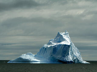 Antarktiszi jéghegy lehet az emírségek új turisztikai attrakciója