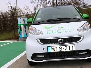 Az elektromos autót már a budapesti repülőtéren is lehet tölteni
