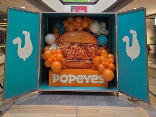 Titokzatos szendvics a most nyíló Popeyes kínálatában