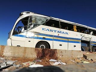 Élethosszi havi járadék az egyiptomi busztragédia károsultjainak