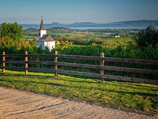  VisitBalaton365: célzott kutatás, digitális rendszer és prémium bor 