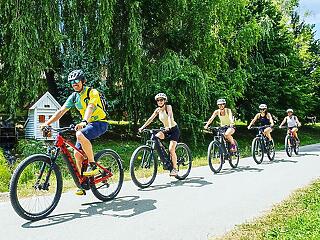 Együtt kezdtük: biciklitúra a Balatonnál