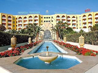 Terrortámadás egy tunéziai tengerparti szállodában