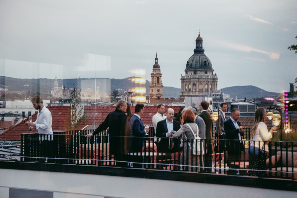 Kilátás a rooftopbár teraszáról