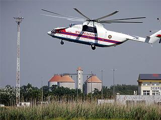 A világ legnagyobb helikoptere a debreceni repülőtéren