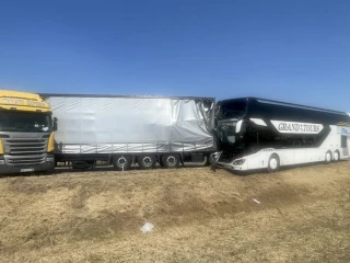 Kaposvári diákokat szállító turistabusz balesete Szerbiában