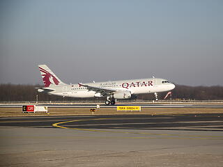 A Qatar Airways feladja a leckét