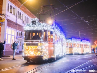 Péntektől a BKV járművein már karácsony van