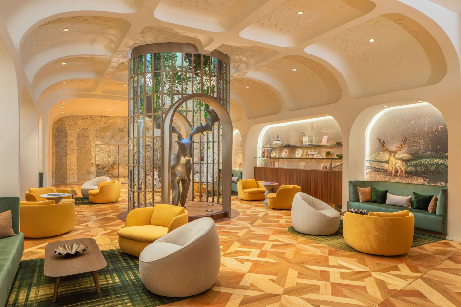 A lobby 0-24-ben laza hangulatú közösségi tér / Forrás: Kimpton BEM Budapest