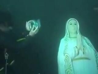 Szűz Maria-szobrot találtak a tengerben