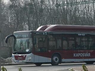 Híres emberek képeivel díszítik a kaposvári buszokat