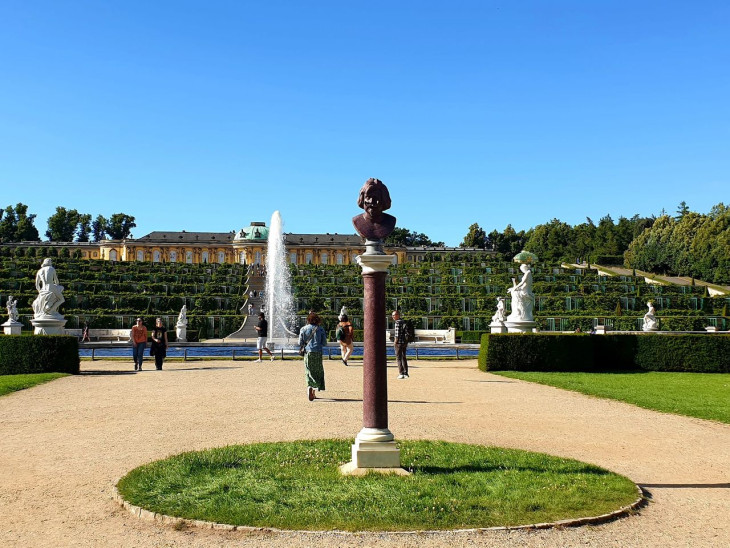 A Sanssouci kastélyegyüttes díszes, mindig virágokkal pompázó parkja ingyenesen látogatható / Fotó: Vágó Ágnes