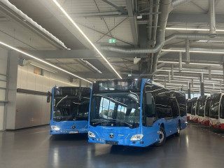 Megérkeztek Budapestre az új, luxuskategóriás Mercedes-buszok