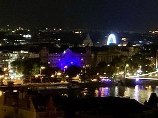 Csütörtök este kékbe öltözött Budapest