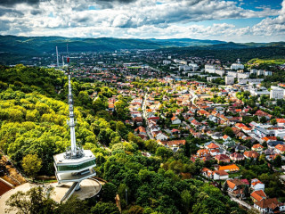 Hétfőig ingyenes a parkolás és a tömegközlekedés Miskolcon