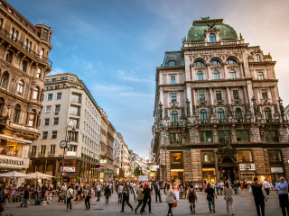 Ausztria fellép a hitelrontó online vendégértékelésekkel szemben