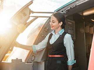 Ingyenes IATA-tanfolyam az elbocsátott légiutas-kísérőknek