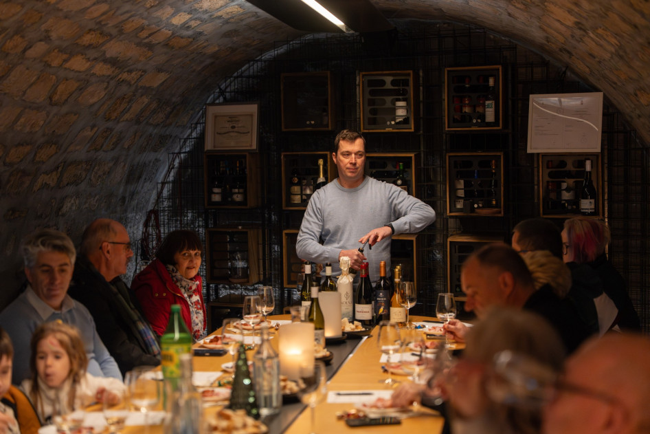 Bitai Gergő sommelier a Budafoki Pincejárat program állomásán
