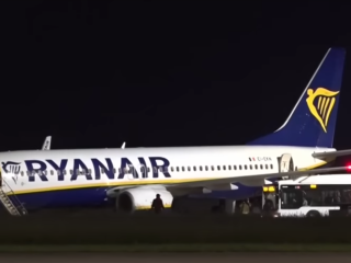 Kényszerleszállást hajtott végre egy Ryanair-gép röviddel az indulását követően