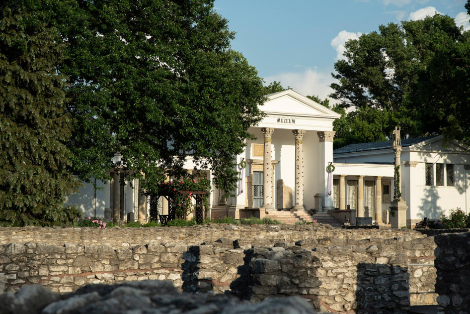 A közeli Aquincum - római emlékek sorával