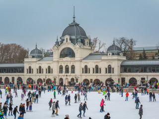 Nagyüzem a Városligeti Műjégpályán