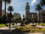 Télből a nyárba. Plaza Independencia, Montevideo. Fotó: Depositphotos