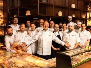 Újranyílt a Nobu Budapest – személyesen a névadó nyitotta meg