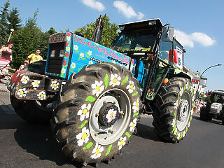 Pimpelt traktorok Eger belvárosában 