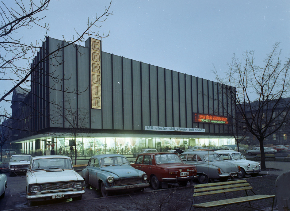 1971- ben még máshogy nézett ki az épület