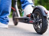 Újabb európai ország tiltotta be a bérelhető elektromos rollereket