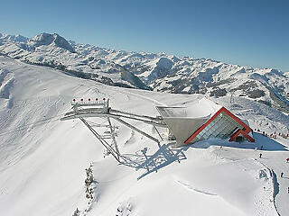A Kitzbüheli-Alpok 1081 kilométernyi sípályáján