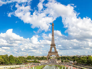 Golyóálló üvegfalat építenek az Eiffel-torony köré