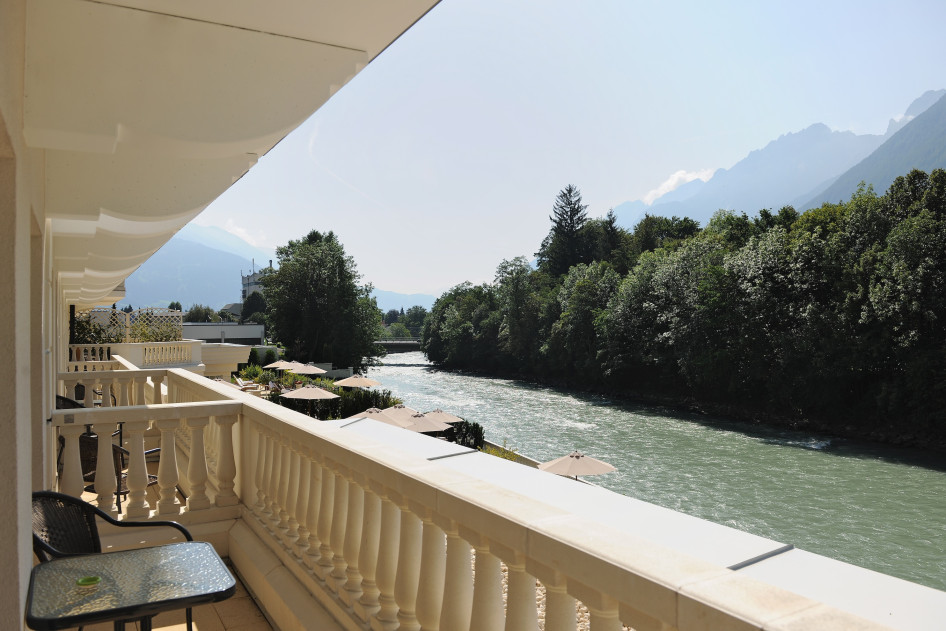  Kilátás az első emeleti balkonokról / Forrás: Grandhotel Lienz