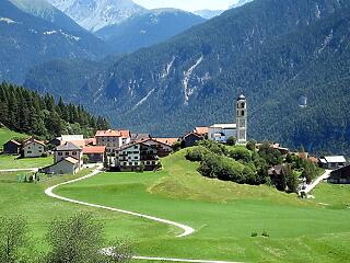 Földcsuszamlás pusztíthatja el a svájci falucskát