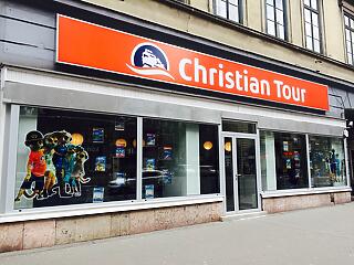 „Nem harcolni jöttünk” – megnyitott a Christian Tour budapesti irodája