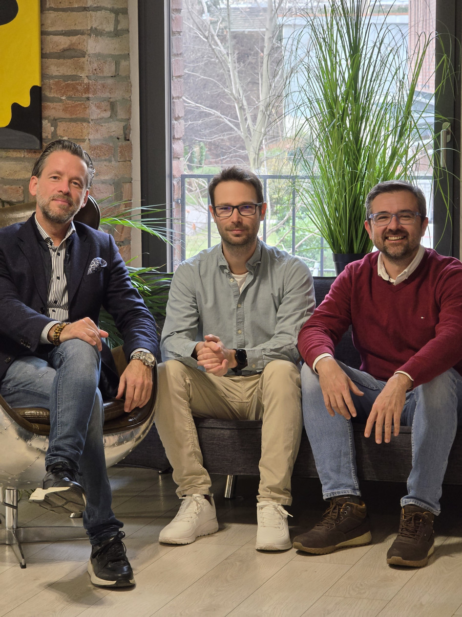 B-j: Tatár György, Tóth Ákos, Révész Róbert