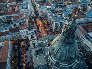 Már hangolnak az adventi ünnepre Budapest szívében