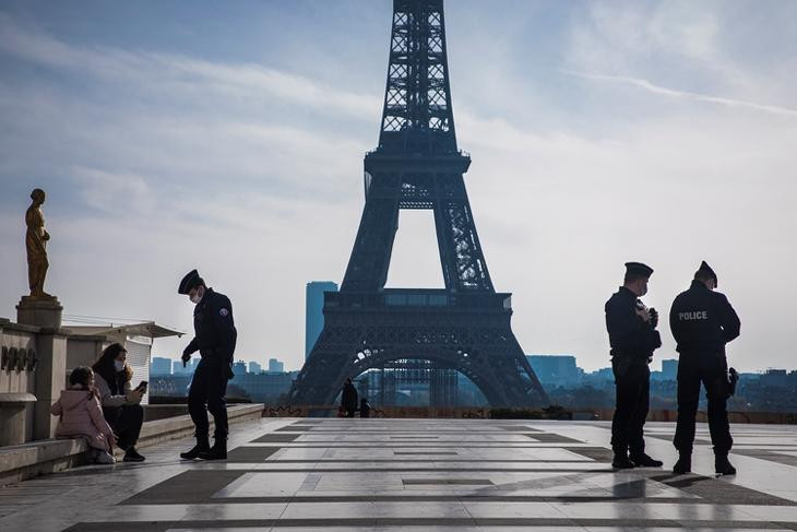 Az Eiffel-tornyot is elérte az infláció / Fotó: EPA/CHRISTOPHE PETIT TESSON 