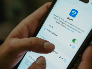 Bárki által elérhető nagysebességű internet a lett légitársaság fedélzetén